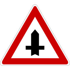 Пътен знак А26